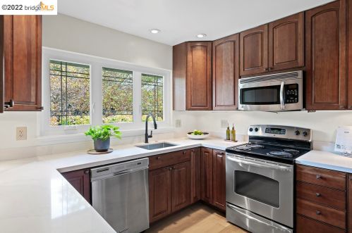 2822 Piedmont, Berkeley CA 94705-2314 exterior