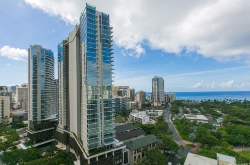 383 Kalaimoku St, Honolulu HI 96815 exterior