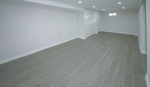 49 Woodland Ave, Whippany NJ  07981-1121 exterior