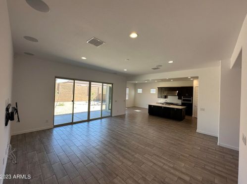 32735 22nd Dr, Phoenix AZ  85085 exterior