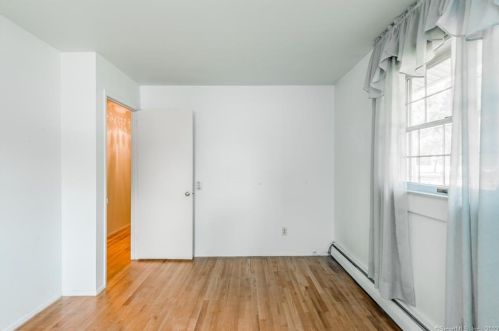 93 Sheridan Rd, Enfield CT 06082-4127 exterior