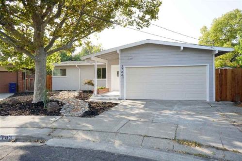 2743 Circle Ct, Concord, CA 94520-4718