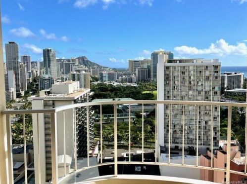 469 Ena Rd, Honolulu HI 96815-1749 exterior