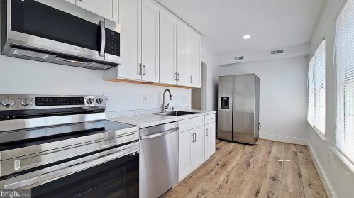 1712 Mount Vernon Ave, Alexandria VA  22301-1722 exterior