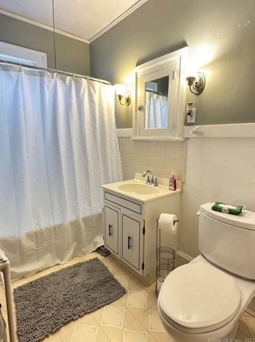 282 Linwood St, New Britain CT 06052-1951 exterior