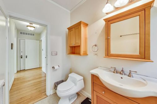 5759 Kenwood Ave, Chicago IL  60637-1718 exterior