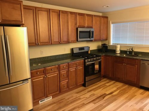 8556 Towne Manor Ct, Alexandria, VA 22309-4511