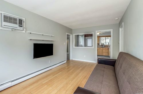 255 Melville Rd, Huntington Station NY 11746-7602 exterior