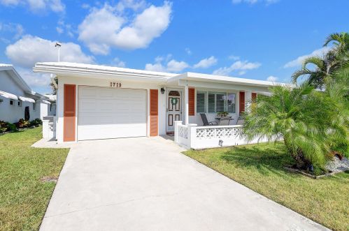 1719 18th St, Boynton Beach, FL 33426-6413