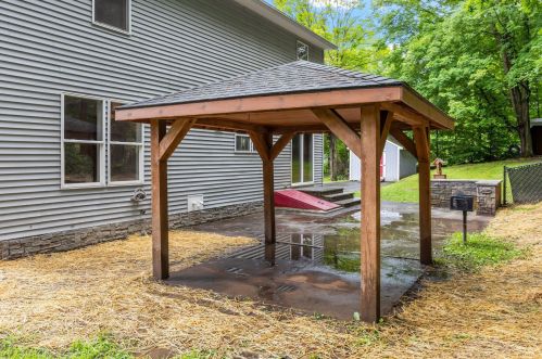 465 Josiah Bartlett Rd, Concord NH 03301-5919 exterior