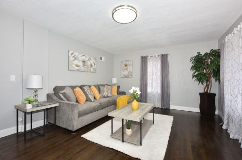 4028 62nd St, Milwaukee, WI 53216-1261