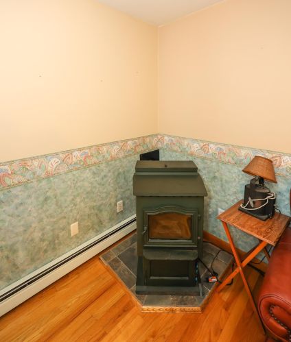 494 Mtn Rd, Concord NH 03301-6902 exterior