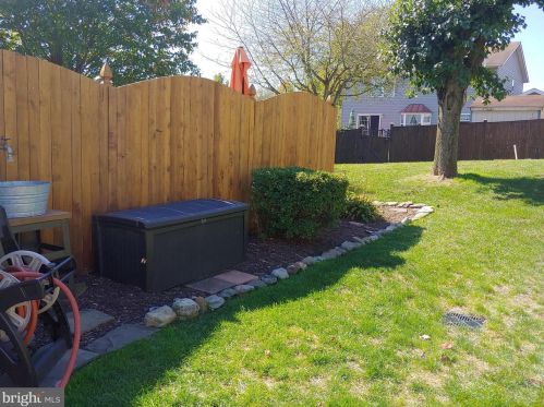 141 Pheasant Run Ln, Hanover PA 17331-9186 exterior