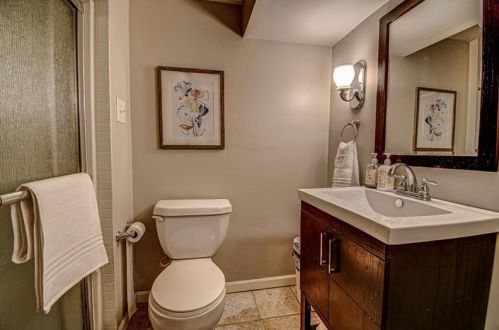 250 Cascade Rd, Pittsburgh PA 15221-4464 exterior