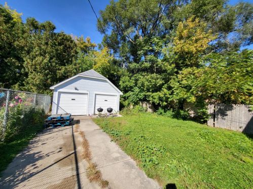 4651 48, Milwaukee WI 53220-4113 exterior