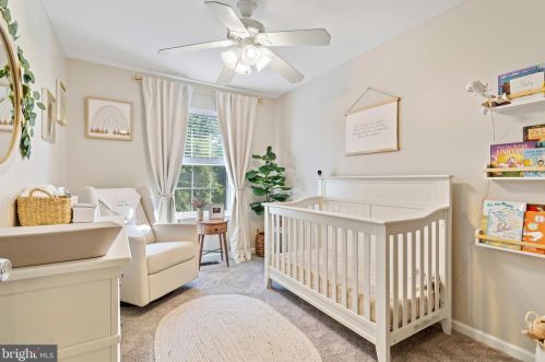 15 Linda Ln, Chester PA 19014-1870 exterior