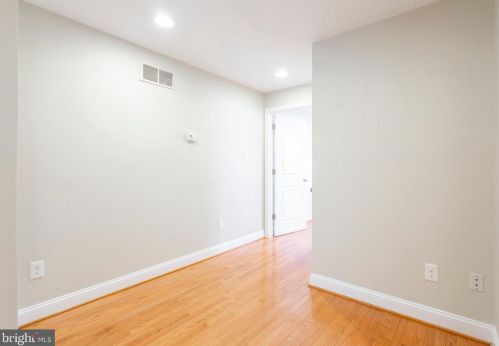 230 Ellsworth St, Philadelphia PA 19146-3012 exterior