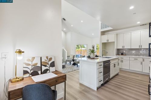 1711 Berrywood Dr, Concord CA 94521-2142 exterior