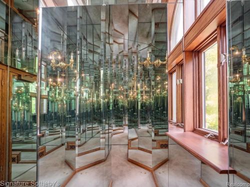 2009 Victoria Hl, Rochester MI exterior