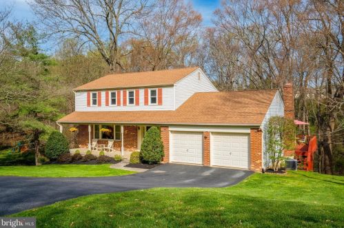 237 Clover Cir, Media, PA 19063-5439