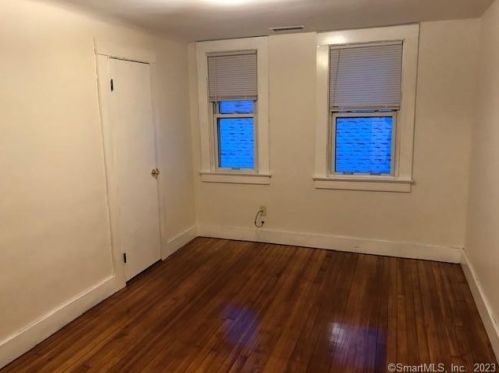 104 Meadow St, Wallingford CT 06492-3614 exterior