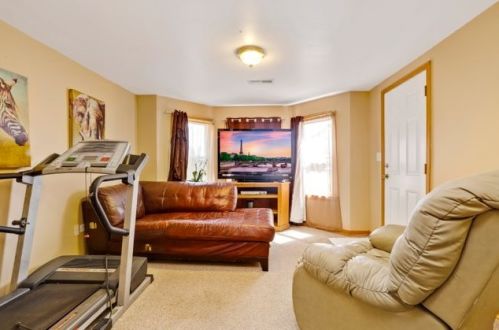 4214 Bernard St, Chicago IL 60618-1104 exterior