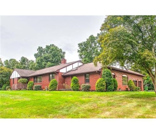 23 Phillip Dr, Edison, NJ 08820-1123