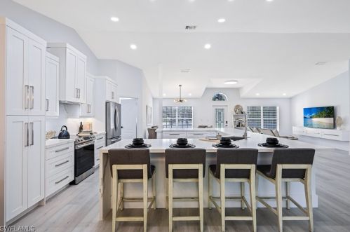 2171 21st St, Naples, FL 34117-4607