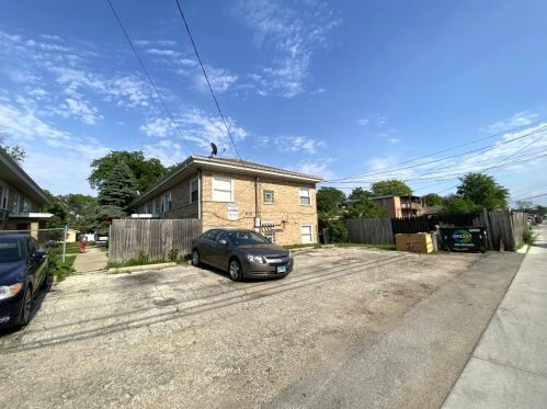 1924 16 Ave, Broadview IL 60155-2001 exterior