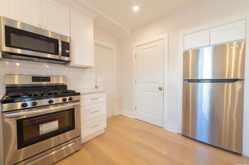 29 Central Ave, Valley Stream NY  11580-5431 exterior