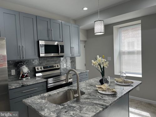 5131 12 St, Philadelphia PA 19123-0037 exterior