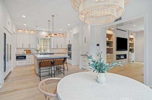 10464 Caribou Way, Tustin CA  92782-1470 exterior