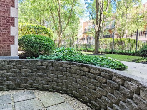 1023 46th St, Chicago IL 60653-3822 exterior