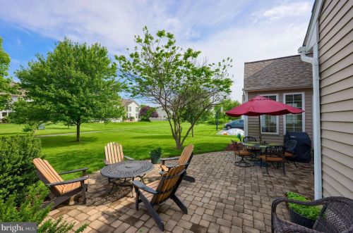 1404 Banner Dr, Lancaster PA 17601-4580 exterior