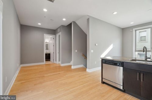 914 Darien St, Philadelphia PA  19147-3907 exterior