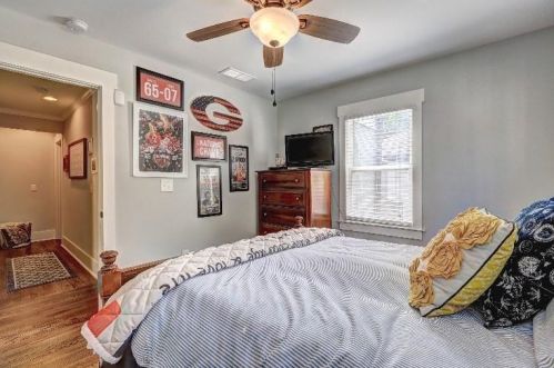 1401 Forrest Ave, Atlanta GA 30344-2709 exterior