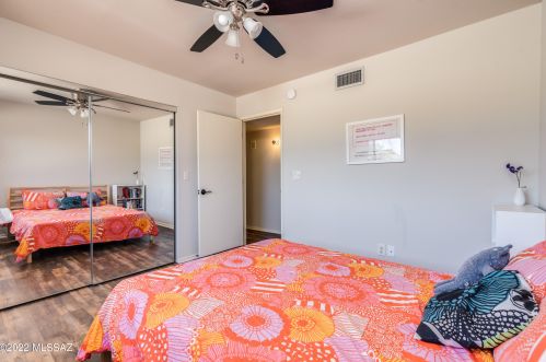 556 Dodge Blvd, Tucson AZ  85716-5162 exterior