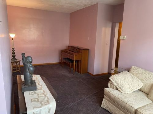 5704 Hampton St, Pittsburgh PA 15206-1618 exterior