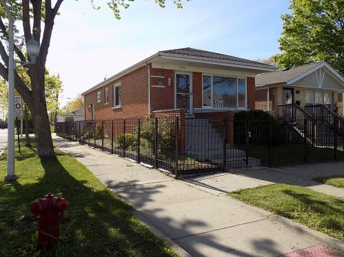 7440 Sangamon St, Chicago, IL 60621-1630
