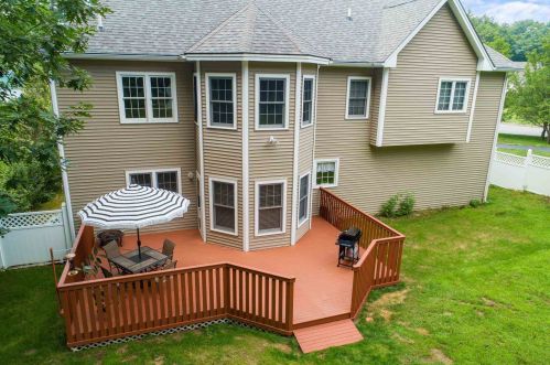 4 Lisa Ln, Concord, NH 03301-5948