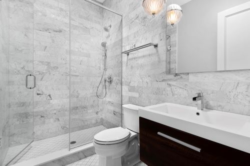 1131 Lill Ave, Chicago IL 60614-2296 exterior