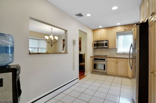 29 Archbridge Ln, Springfield NJ 07081-2746 exterior