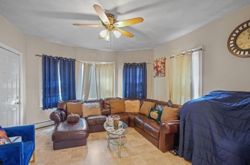 18 Daniel Ave, Providence RI 02909-4714 exterior