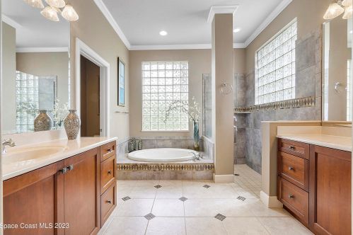 2275 Tropical Trl, Merritt Island FL 32952-4103 exterior