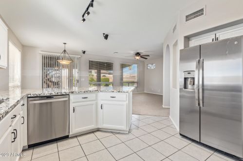 19806 15 Pl, Phoenix AZ 85024-3648 exterior