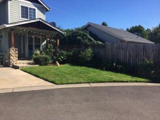 1835 Manihi Dr, Eugene OR  97404-2297 exterior
