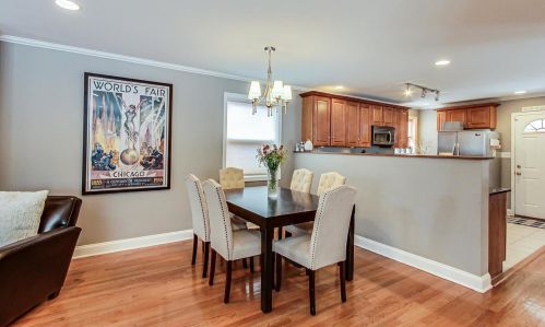 6098 Caldwell Ave, Chicago IL 60646-4111 exterior