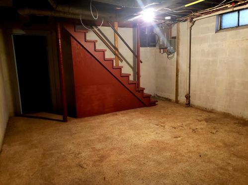 1663 5 St, Meskegon MI 49441-2613 exterior