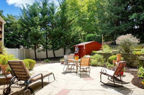 140 Cornell Dr, Commack NY 11725-2504 exterior