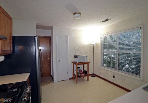 2351 Bankston Cir, Lithonia GA 30078-5724 exterior